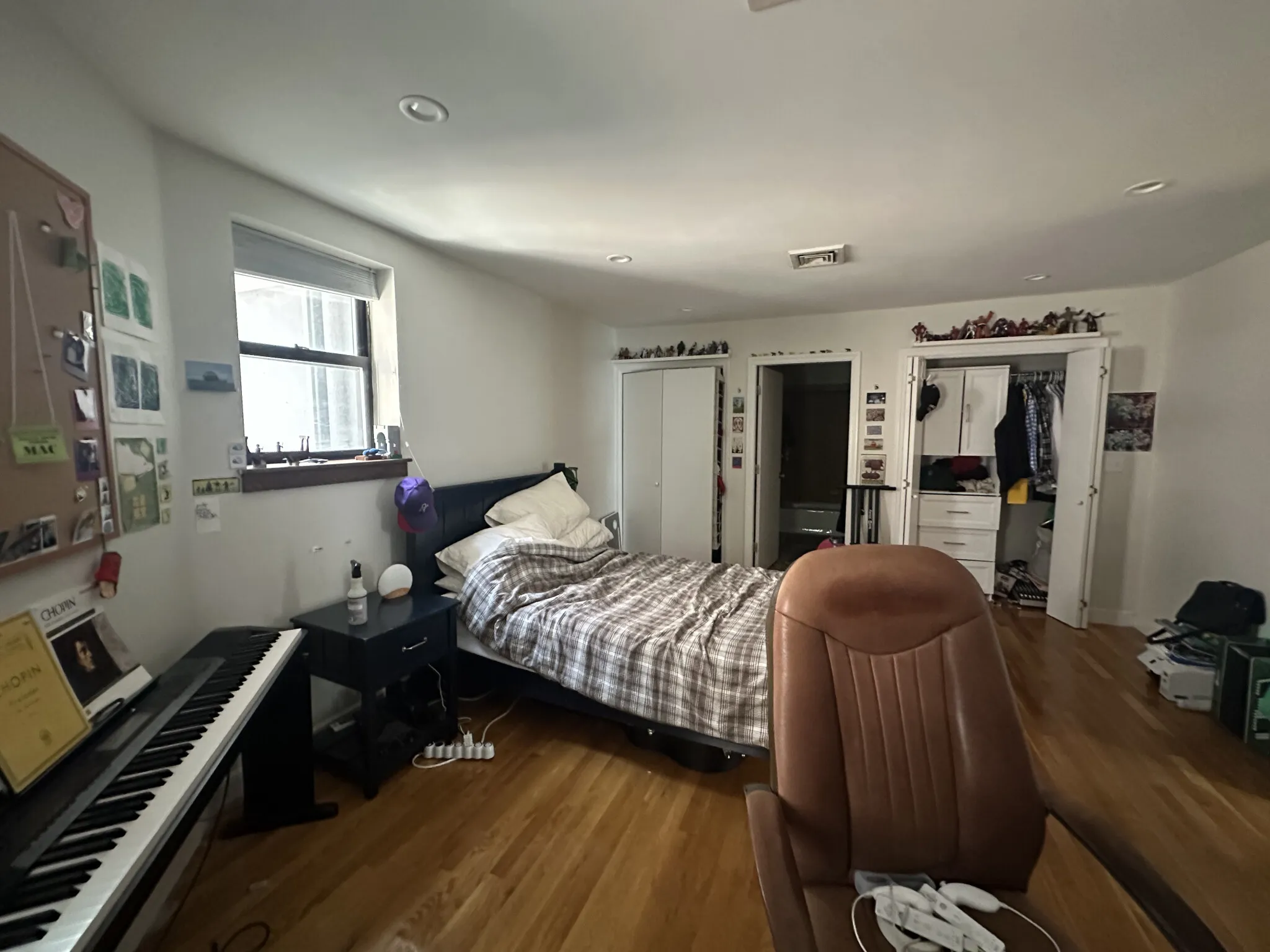 2 bed, 2 bath apartment for rent at 100 Riverway Unit 4, Longwood — photo 10 of 17