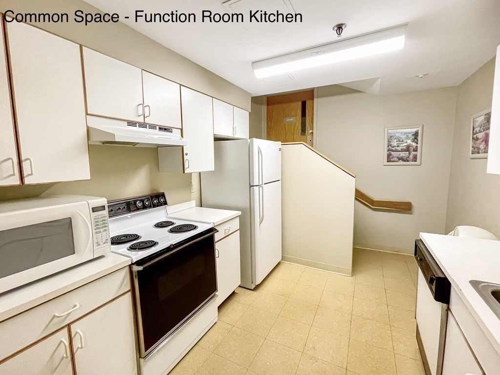 1 bed, 1 bath apartment for rent at 100 Rosemary Way Unit 201, Needham Heights — photo 19 of 21