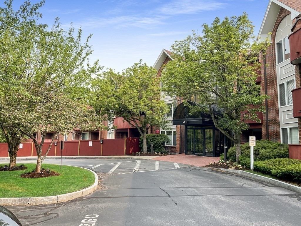 1 bed, 1 bath apartment for rent at 100 Rosemary Way Unit 201, Needham Heights — photo 8 of 21