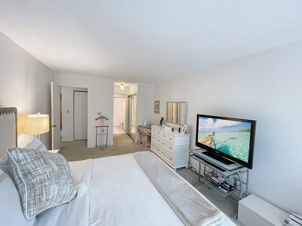 1 bed, 1 bath apartment for rent at 100 Rosemary Way Unit 201, Needham Heights — photo 11 of 21