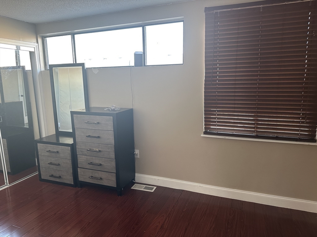 3 bed, 1 bath apartment for rent at 100 Rosewood Dr Unit 100, Stoughton — photo 11 of 17