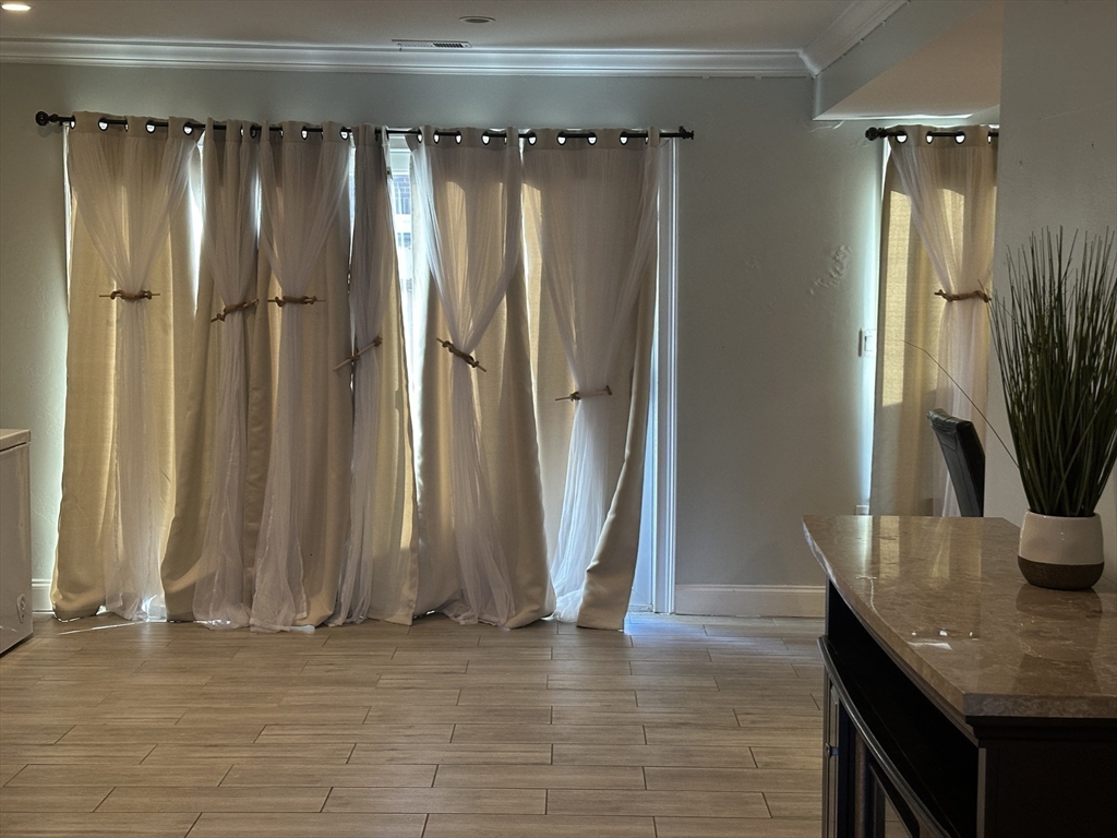3 bed, 1 bath apartment for rent at 100 Rosewood Dr Unit 100, Stoughton — photo 8 of 17