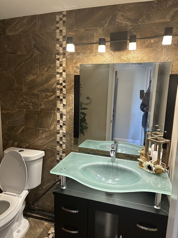 3 bed, 1 bath apartment for rent at 100 Rosewood Dr Unit 100, Stoughton — photo 6 of 17