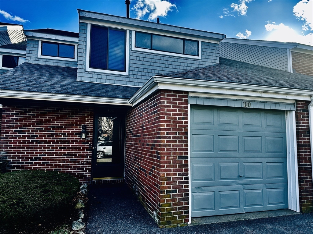 3 bed, 1 bath apartment for rent at 100 Rosewood Dr Unit 100, Stoughton — photo 1 of 17