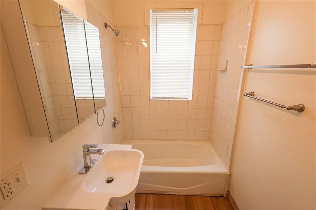3 bed, 1 bath apartment for rent at 100 Seaver St Unit 12B, Roxbury — photo 12 of 20
