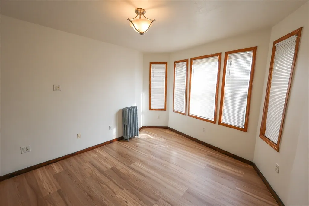 3 bed, 1 bath apartment for rent at 100 Seaver St Unit 12B, Roxbury — photo 6 of 20
