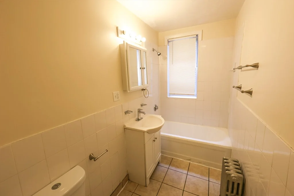 4 bed, 2 bath apartment for rent at 100 Seaver St Unit 2, Dorchester — photo 16 of 18