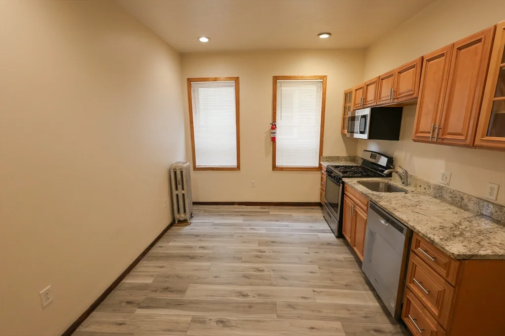 4 bed, 2 bath apartment for rent at 100 Seaver St Unit 2, Dorchester — photo 4 of 18