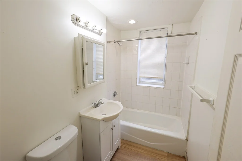 2 bed, 1 bath apartment for rent at 100 Seaver St Unit 8, Dorchester — photo 6 of 13