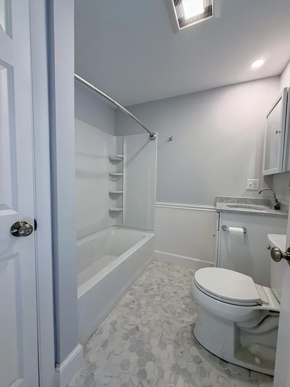 2 bed, 1 bath apartment for rent at 100 Sheridan Ave Unit 100, Glenwood — photo 29 of 32