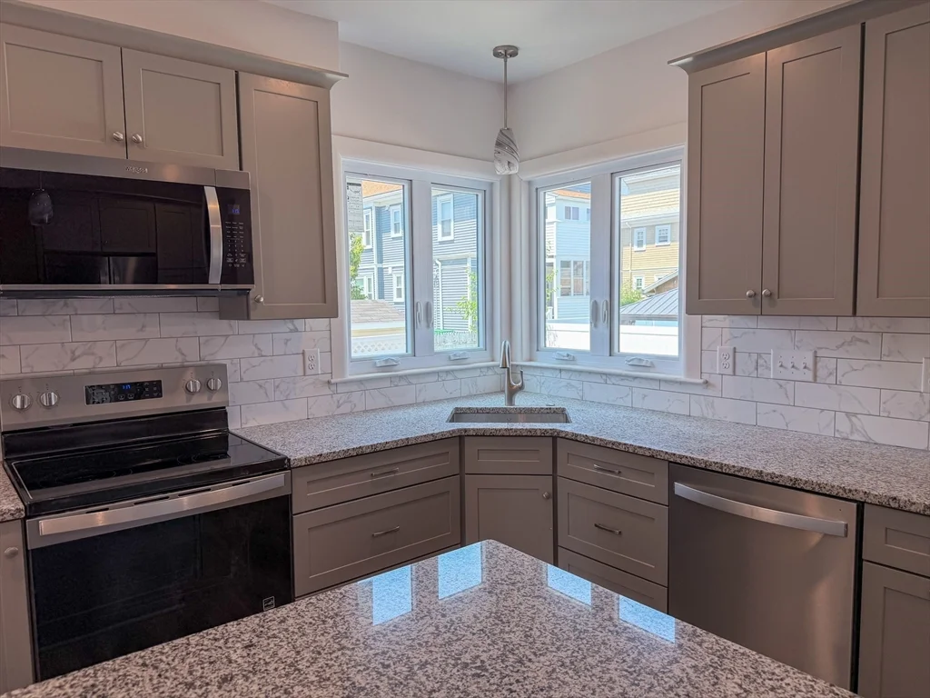 2 bed, 1 bath apartment for rent at 100 Sheridan Ave Unit 100, Glenwood — photo 7 of 32