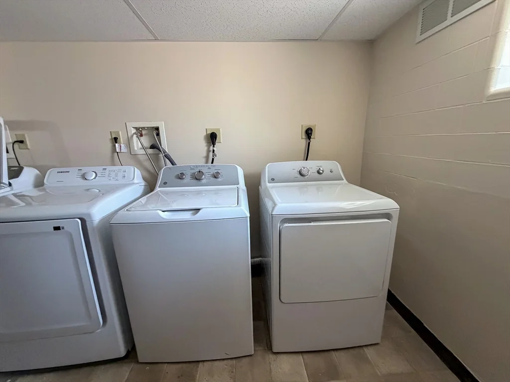 2 bed, 1 bath apartment for rent at 100 Sheridan Ave Unit 100, Glenwood — photo 26 of 32