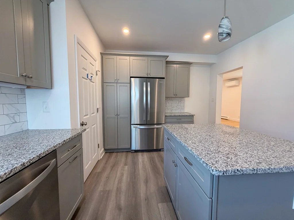 2 bed, 1 bath apartment for rent at 100 Sheridan Ave Unit 100, Glenwood — photo 6 of 32