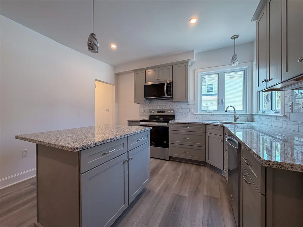 2 bed, 1 bath apartment for rent at 100 Sheridan Ave Unit 100, Glenwood — photo 4 of 32