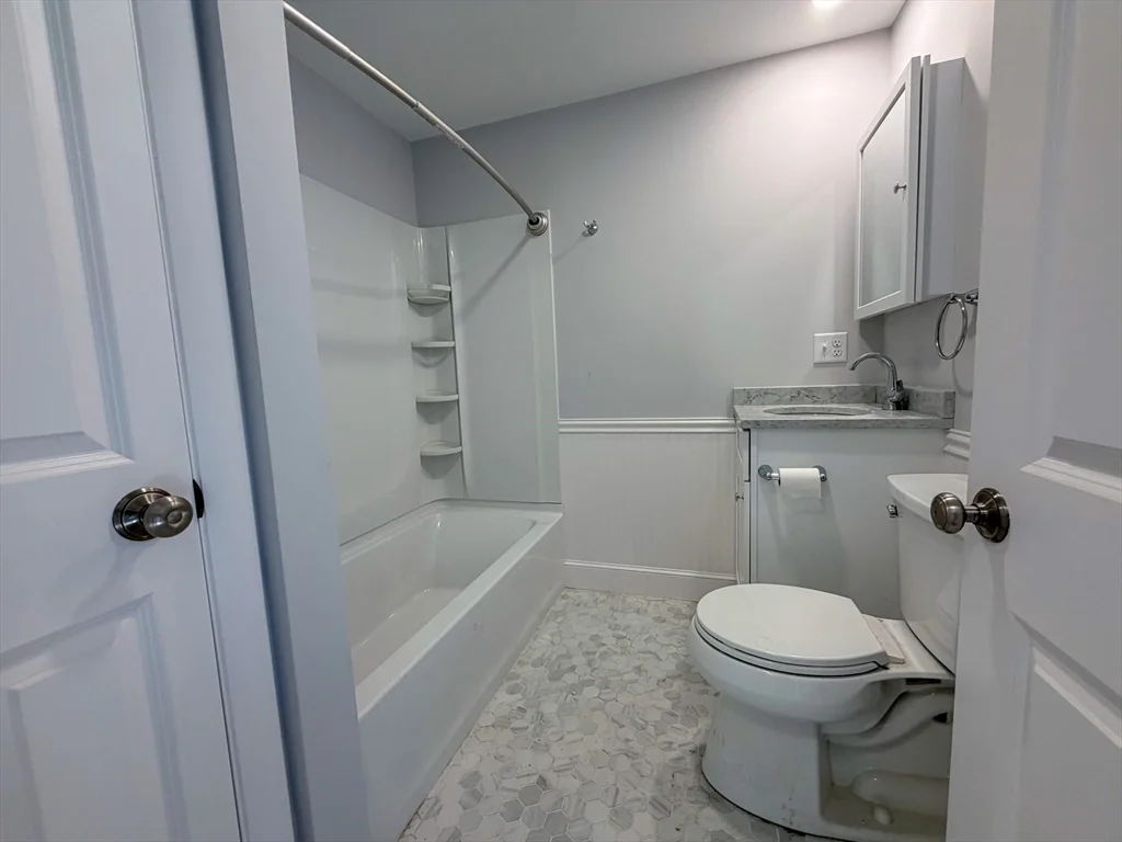 2 bed, 1 bath apartment for rent at 100 Sheridan Ave Unit 100, Glenwood — photo 30 of 32
