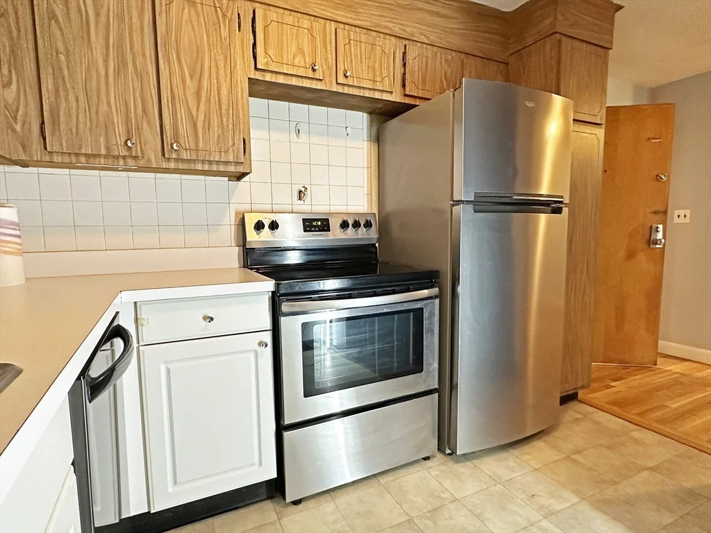 2 bed, 1 bath apartment for rent at 100 Summer St Unit 1-4, Watertown — photo 4 of 10
