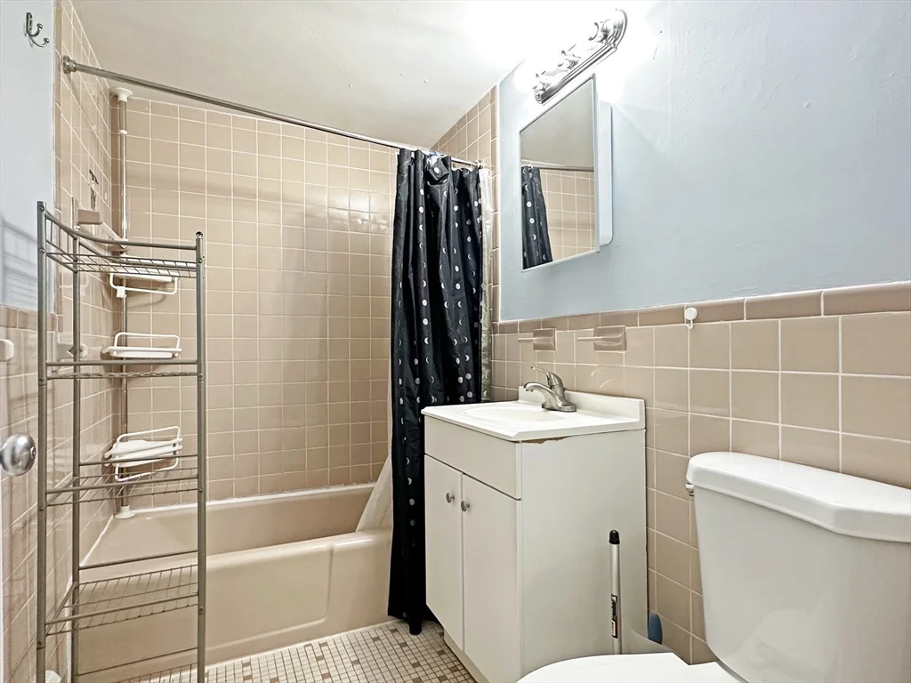 2 bed, 1 bath apartment for rent at 100 Summer St Unit 1-4, Watertown — photo 9 of 10