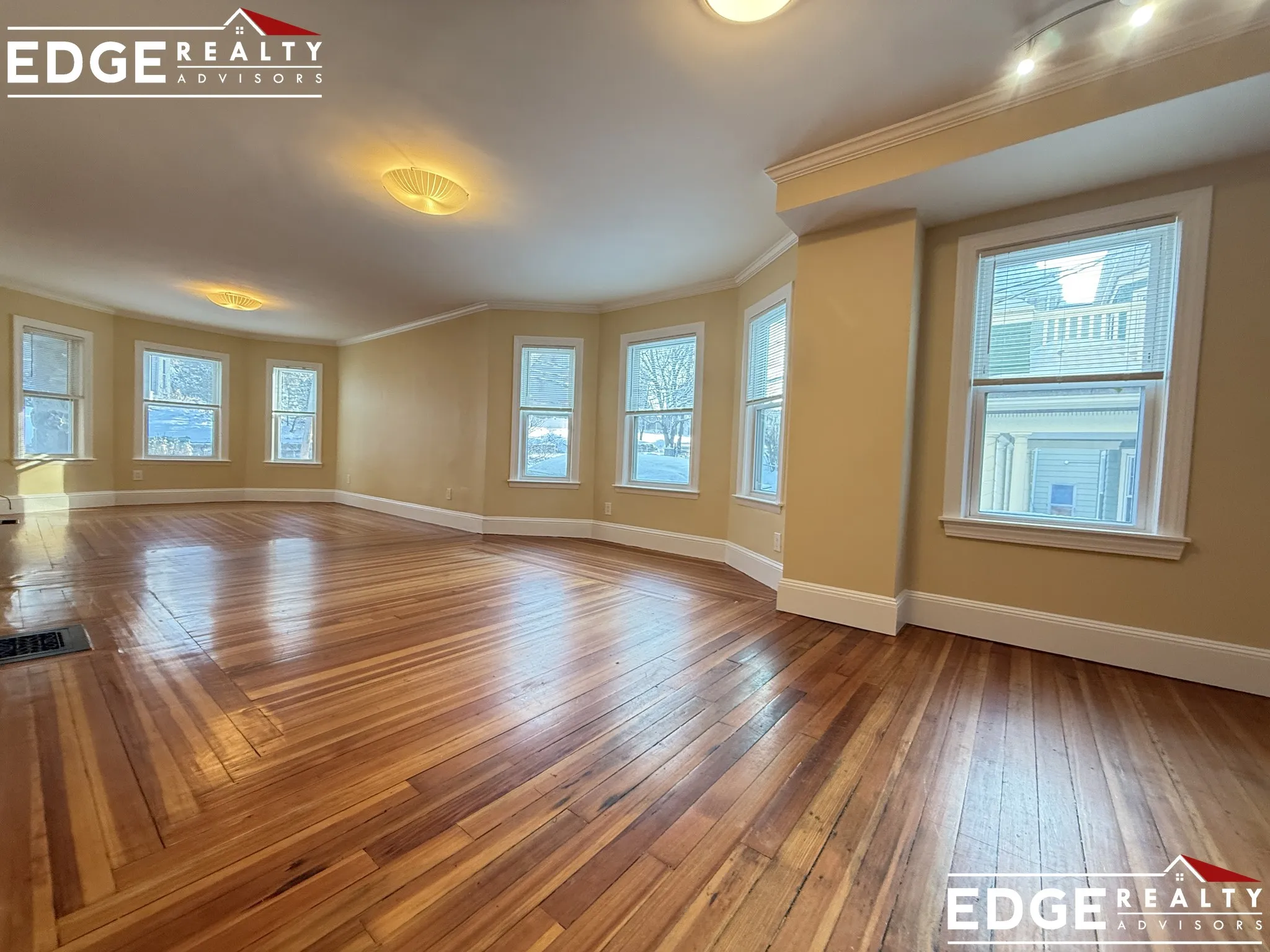 3 bed, 1 bath apartment for rent at 100 Summer St Unit 1, Watertown — photo 5 of 9