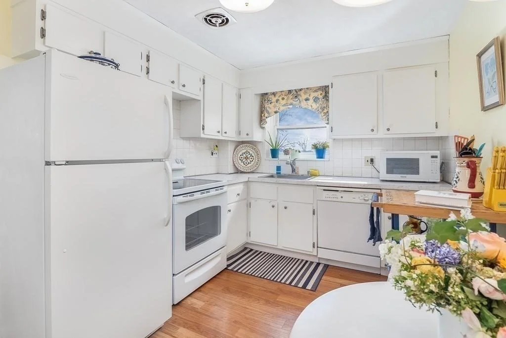1 bed, 1 bath apartment for rent at 100 Summer St Unit 2-3, Watertown — photo 5 of 7