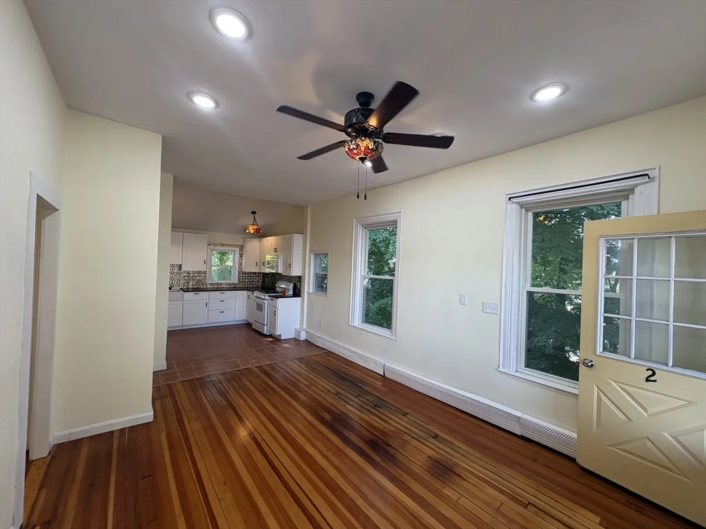 3 bed, 1 bath apartment for rent at 100 Summit Ave Unit 2, Winthrop — photo 3 of 23