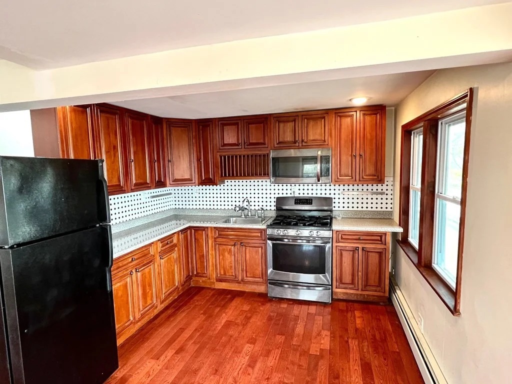 2 bed, 1 bath apartment for rent at 100 Summit Ave Unit 3, Winthrop — photo 14 of 19