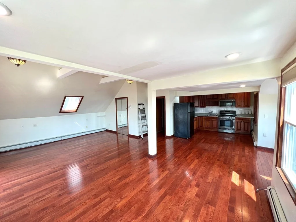2 bed, 1 bath apartment for rent at 100 Summit Ave Unit 3, Winthrop — photo 11 of 19