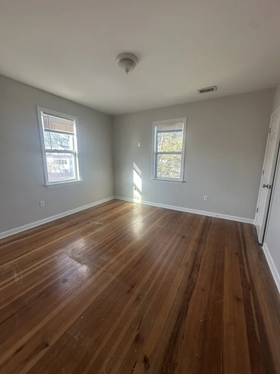 3 bed, 1 bath apartment for rent at 100 Sumner St Unit 100, Quincy — photo 10 of 17