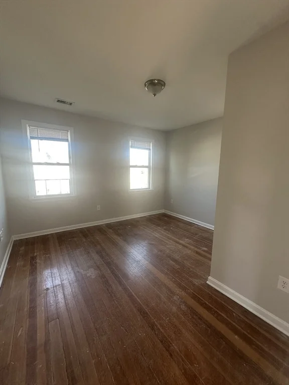 3 bed, 1 bath apartment for rent at 100 Sumner St Unit 100, Quincy — photo 8 of 17