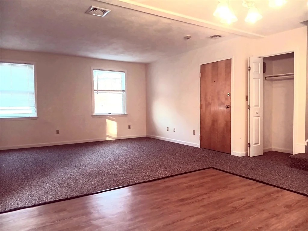 2 bed, 1 bath apartment for rent at 100 Trapelo Rd Unit 3, Waltham — photo 2 of 15