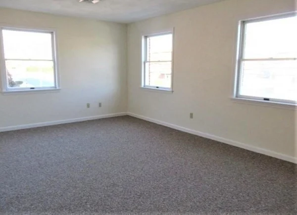 2 bed, 1 bath apartment for rent at 100 Trapelo Rd Unit 3, Waltham — photo 4 of 15
