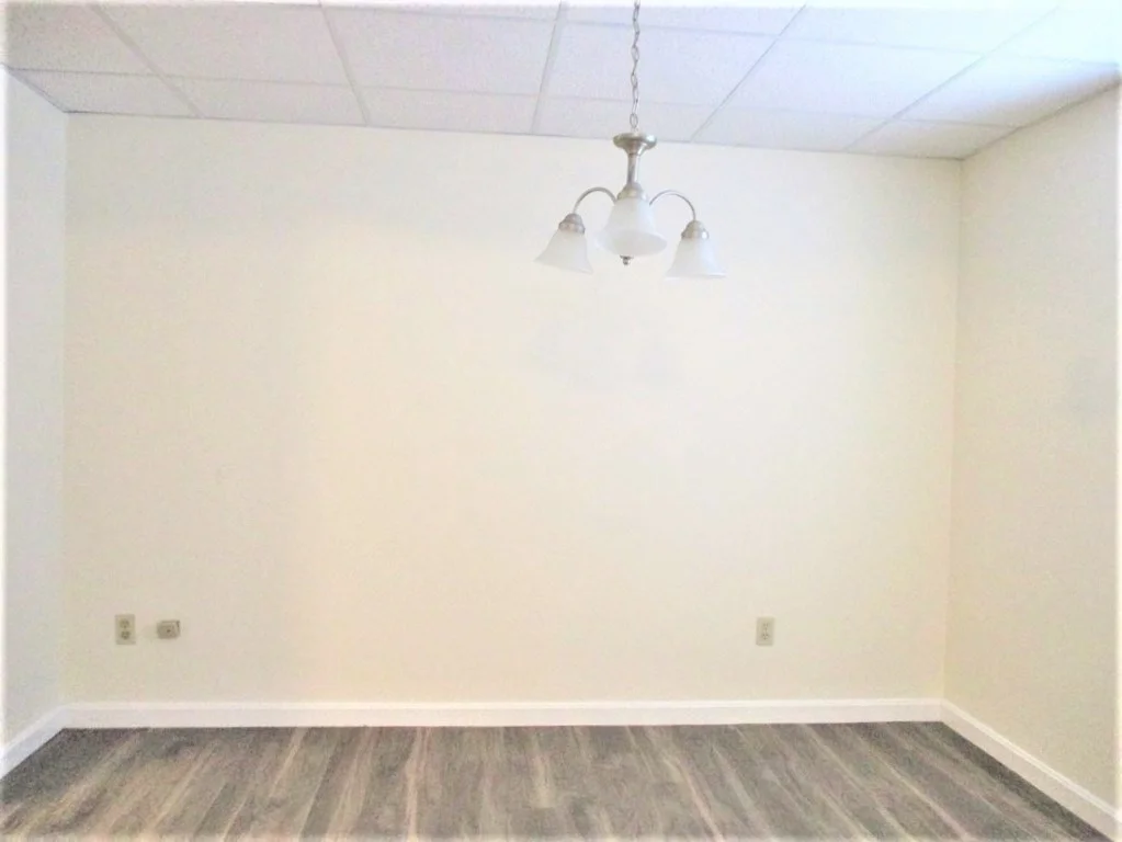 2 bed, 1 bath apartment for rent at 100 Trapelo Rd Unit 5, Waltham — photo 5 of 10