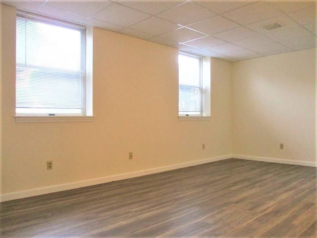 2 bed, 1 bath apartment for rent at 100 Trapelo Rd Unit 5, Waltham — photo 3 of 10