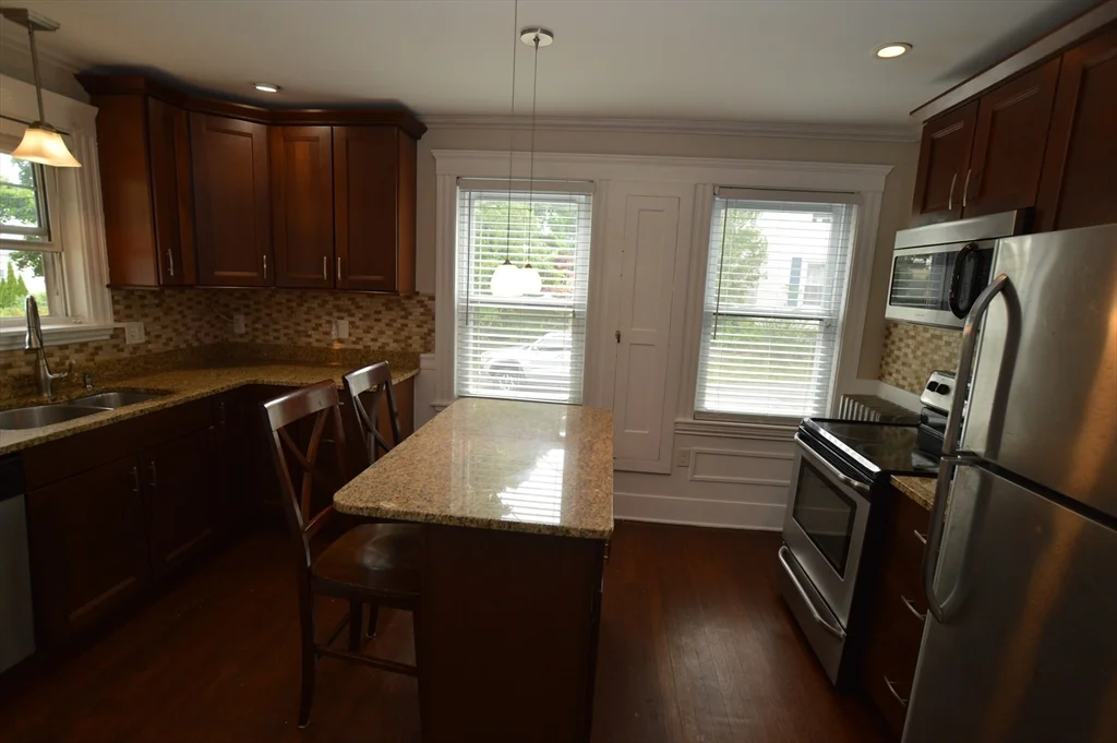2 bed, 1 bath apartment for rent at 100 Tremont Unit 1, Salem — photo 9 of 11