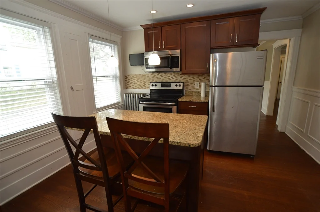 2 bed, 1 bath apartment for rent at 100 Tremont Unit 1, Salem — photo 3 of 11