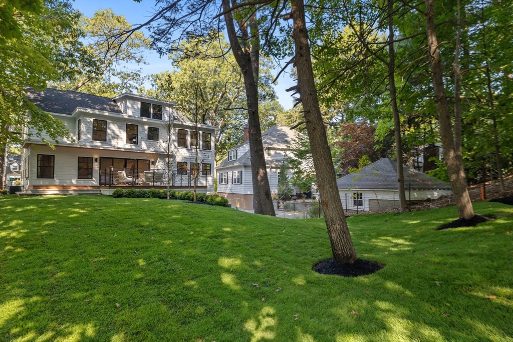5 bed, 4+ bath apartment for rent at 100 Varick Rd, Waban — photo 4 of 19