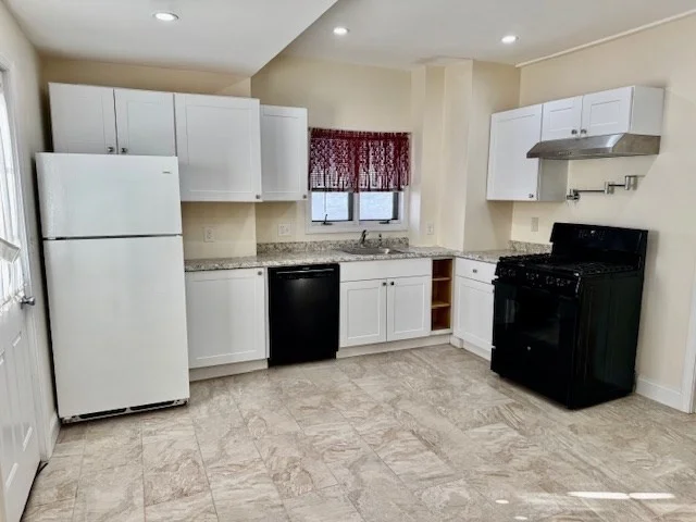 1 bed, 1 bath apartment for rent at 100 Vinton Unit 1, Melrose — photo 2 of 14
