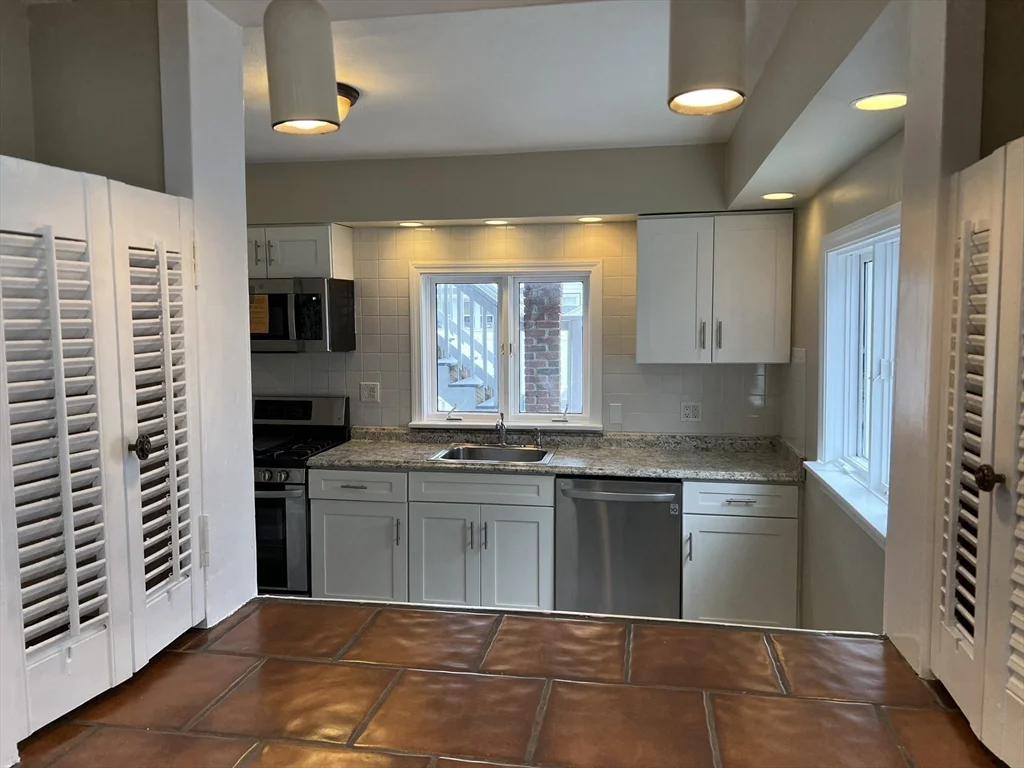 1 bed, 1 bath apartment for rent at 100 Walnut St Unit 1, Glendale — photo 5 of 19
