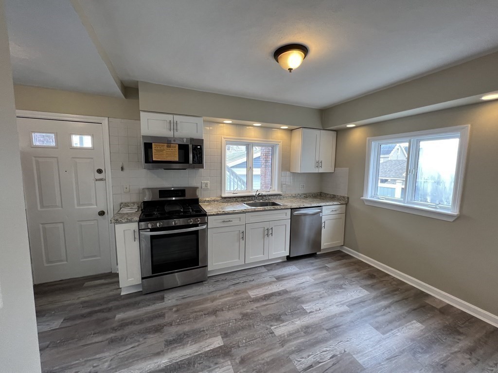 1 bed, 1 bath apartment for rent at 100 Walnut St Unit 1, Glendale — photo 3 of 16