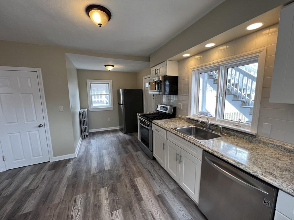 1 bed, 1 bath apartment for rent at 100 Walnut St Unit 1, Glendale — photo 1 of 16