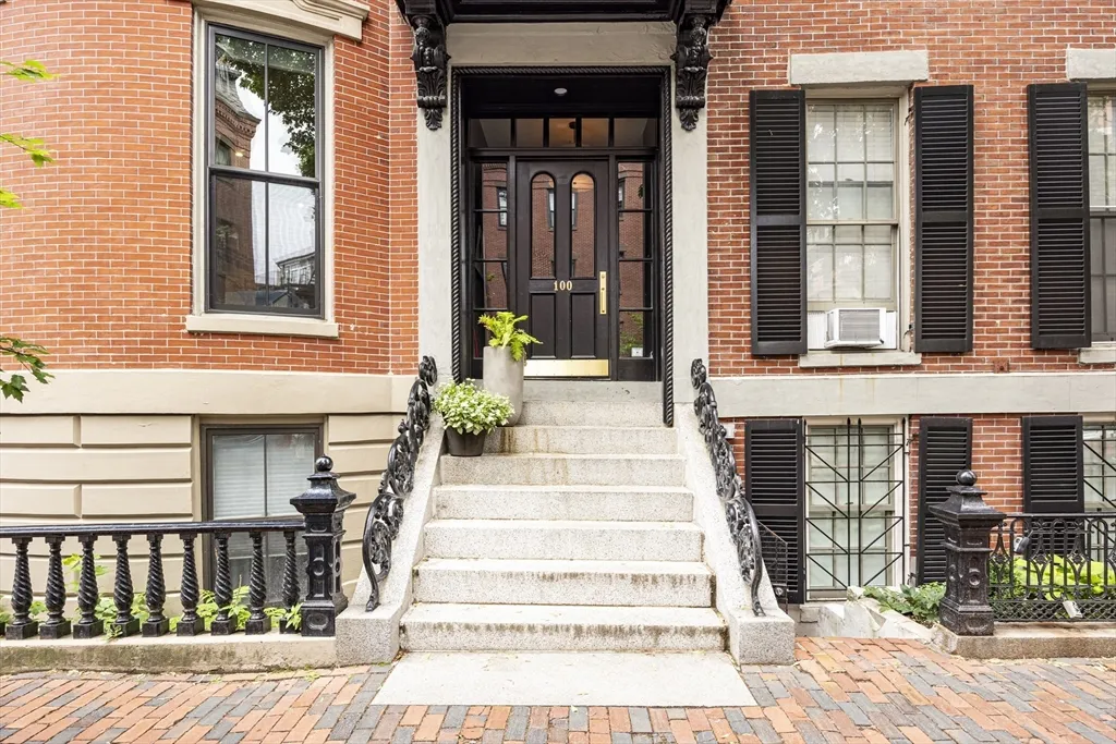 1 bed, 1 bath apartment for rent at 100 Waltham Unit 3, South End — photo 1 of 22