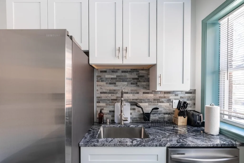 1 bed, 1 bath apartment for rent at 100 Washington St Unit 6, Brighton — photo 4 of 17