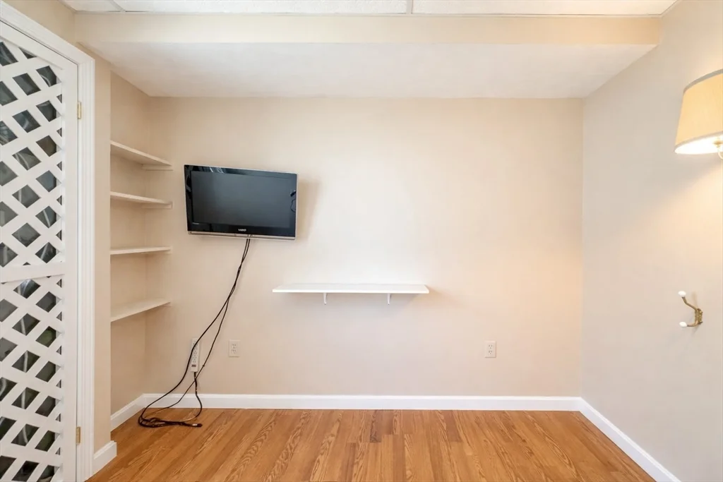 1 bed, 1 bath apartment for rent at 100 Water St Unit 0, Newburyport — photo 19 of 26