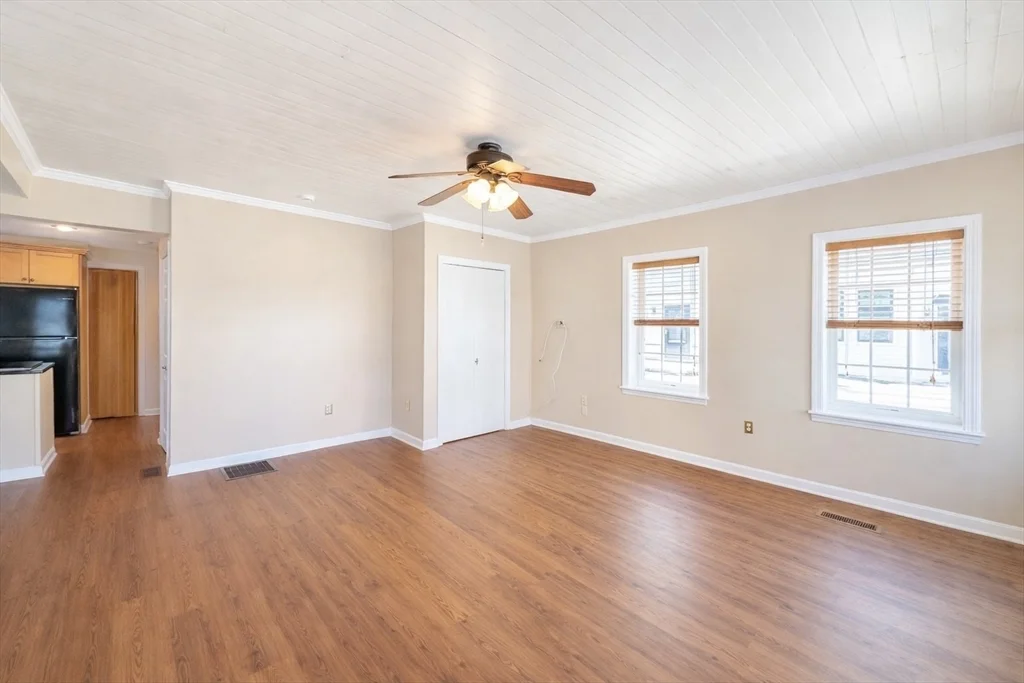 1 bed, 1 bath apartment for rent at 100 Water St Unit 0, Newburyport — photo 3 of 26
