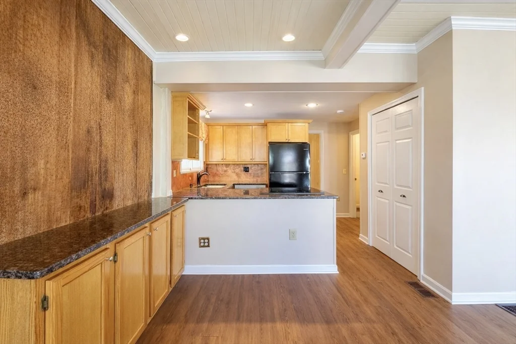 1 bed, 1 bath apartment for rent at 100 Water St Unit 0, Newburyport — photo 9 of 26