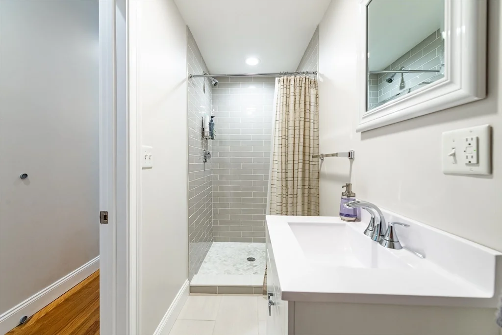 2 bed, 2 bath apartment for rent at 100 Webster St Unit 1, East Boston — photo 10 of 13