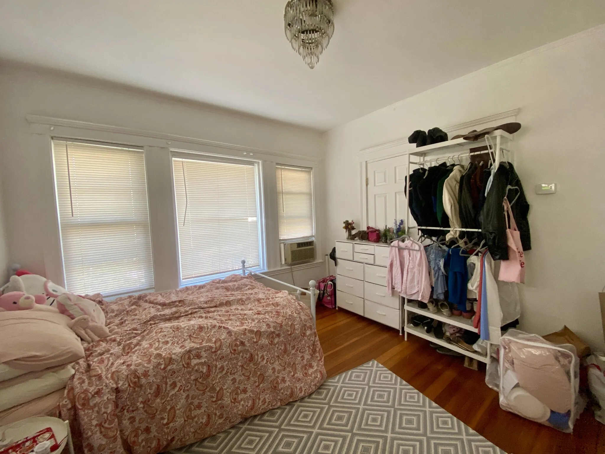 4 bed, 1 bath apartment for rent at 100 Adams St Unit 2, West Somerville — photo 6 of 6