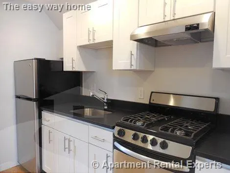 2 bed, 1 bath apartment for rent at 100 Willow St Unit 1, Inman Square — photo 2 of 7