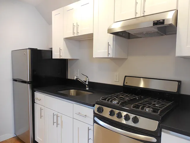 2 bed, 1 bath apartment for rent at 100 Willow St Unit 1, Wellington-Harrington — photo 4 of 11