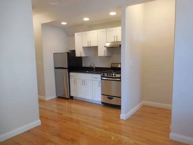 2 bed, 1 bath apartment for rent at 100 Willow St Unit 1, Wellington-Harrington — photo 3 of 11