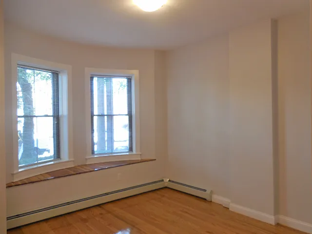 2 bed, 1 bath apartment for rent at 100 Willow St Unit 1, Wellington-Harrington — photo 7 of 11